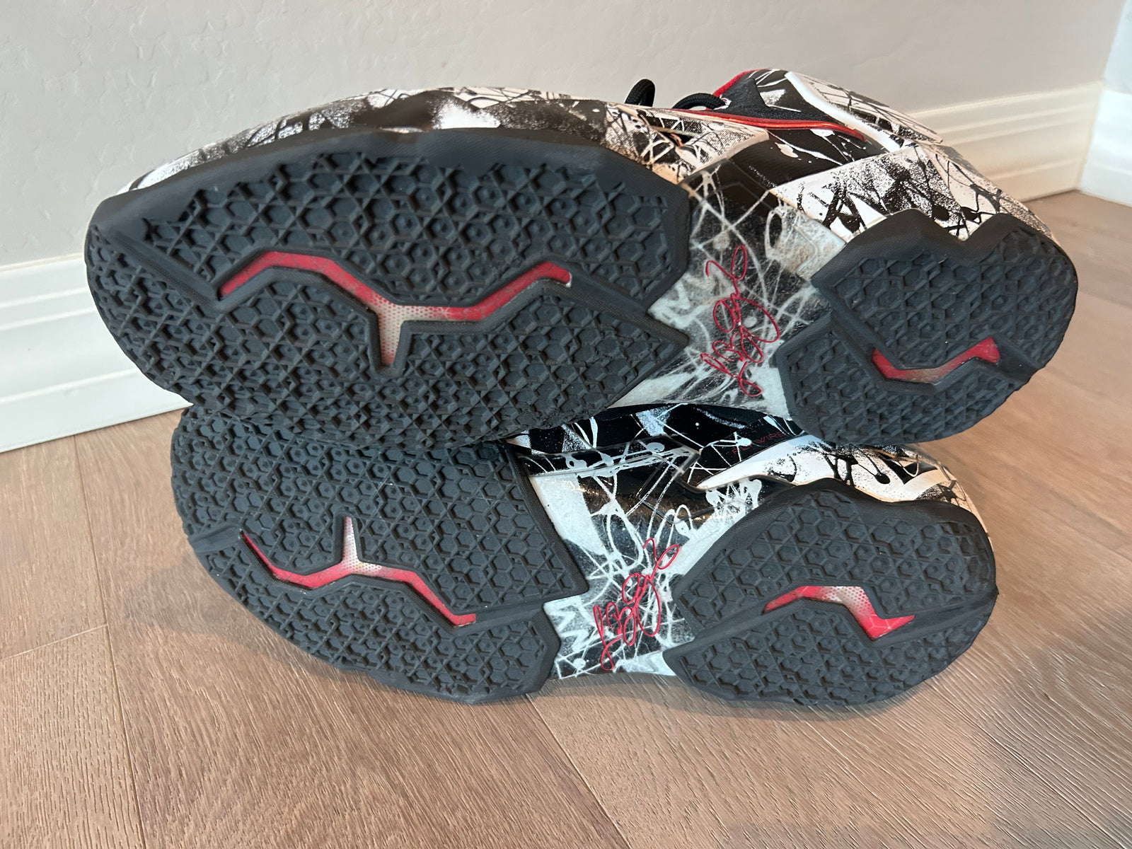 Nke Lebron 11 Graffiti size 15