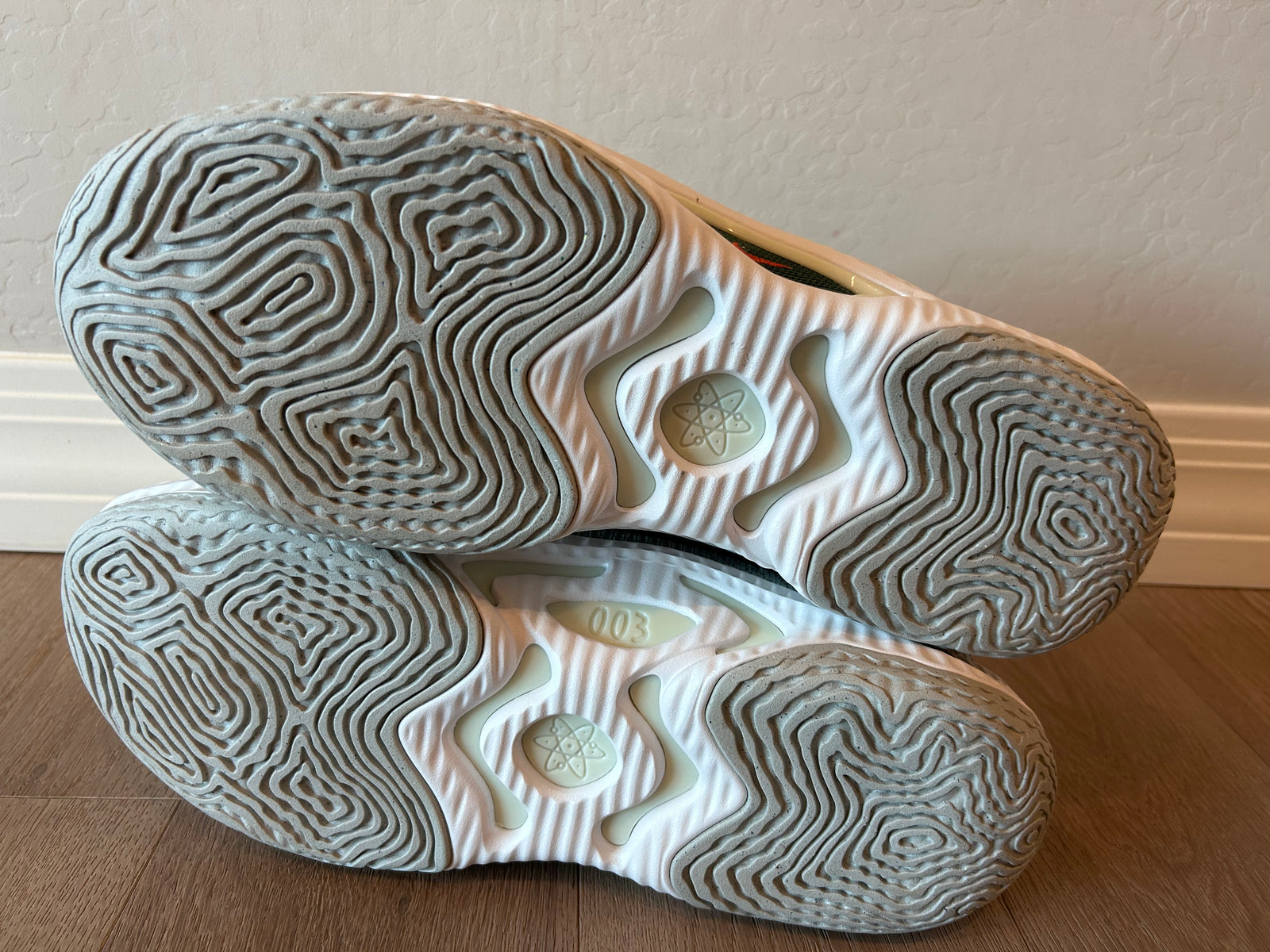 Nike Cosmic Unity 3 Basketball Shoe Size 15
