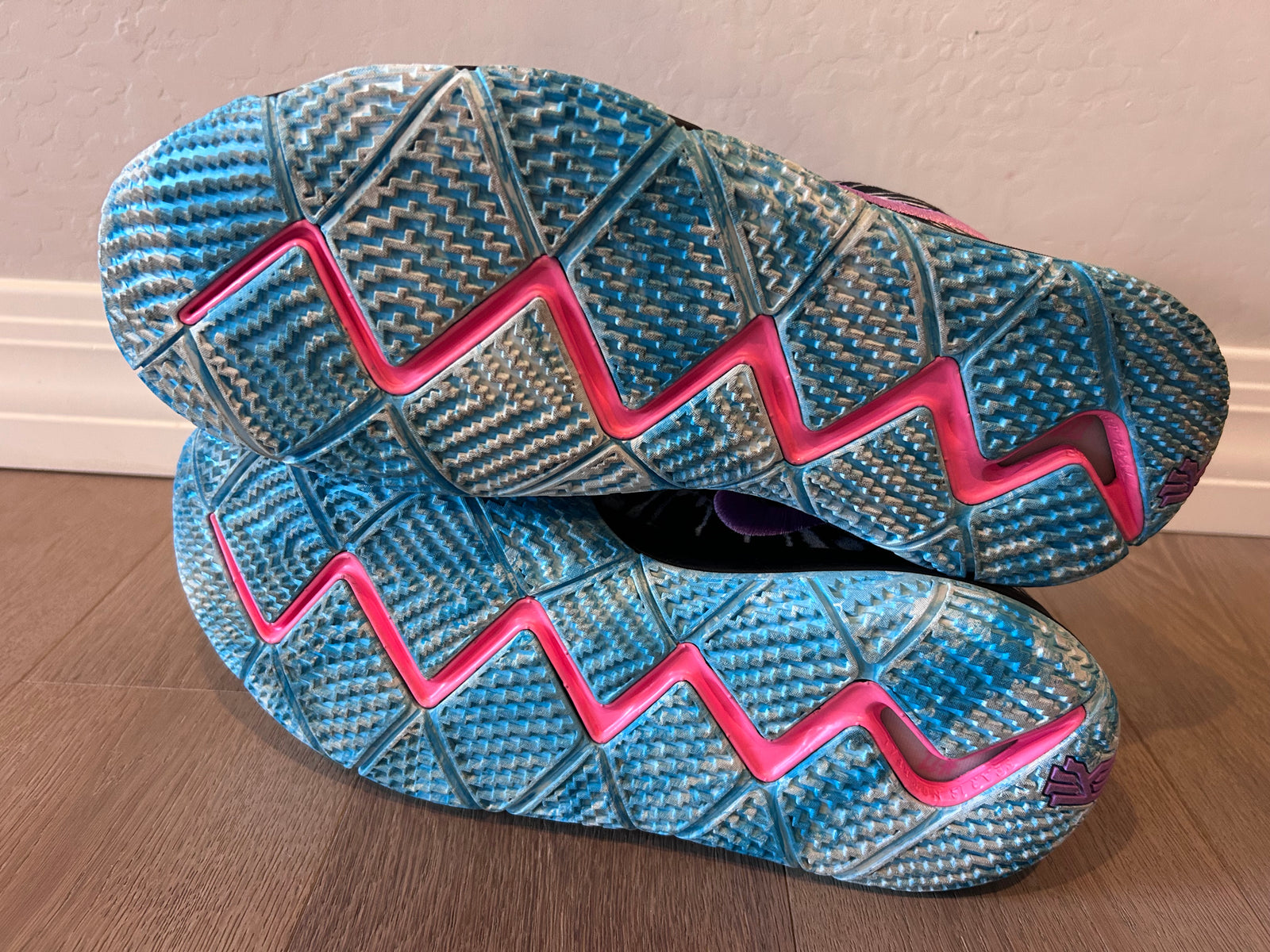 Kyrie 4 AS