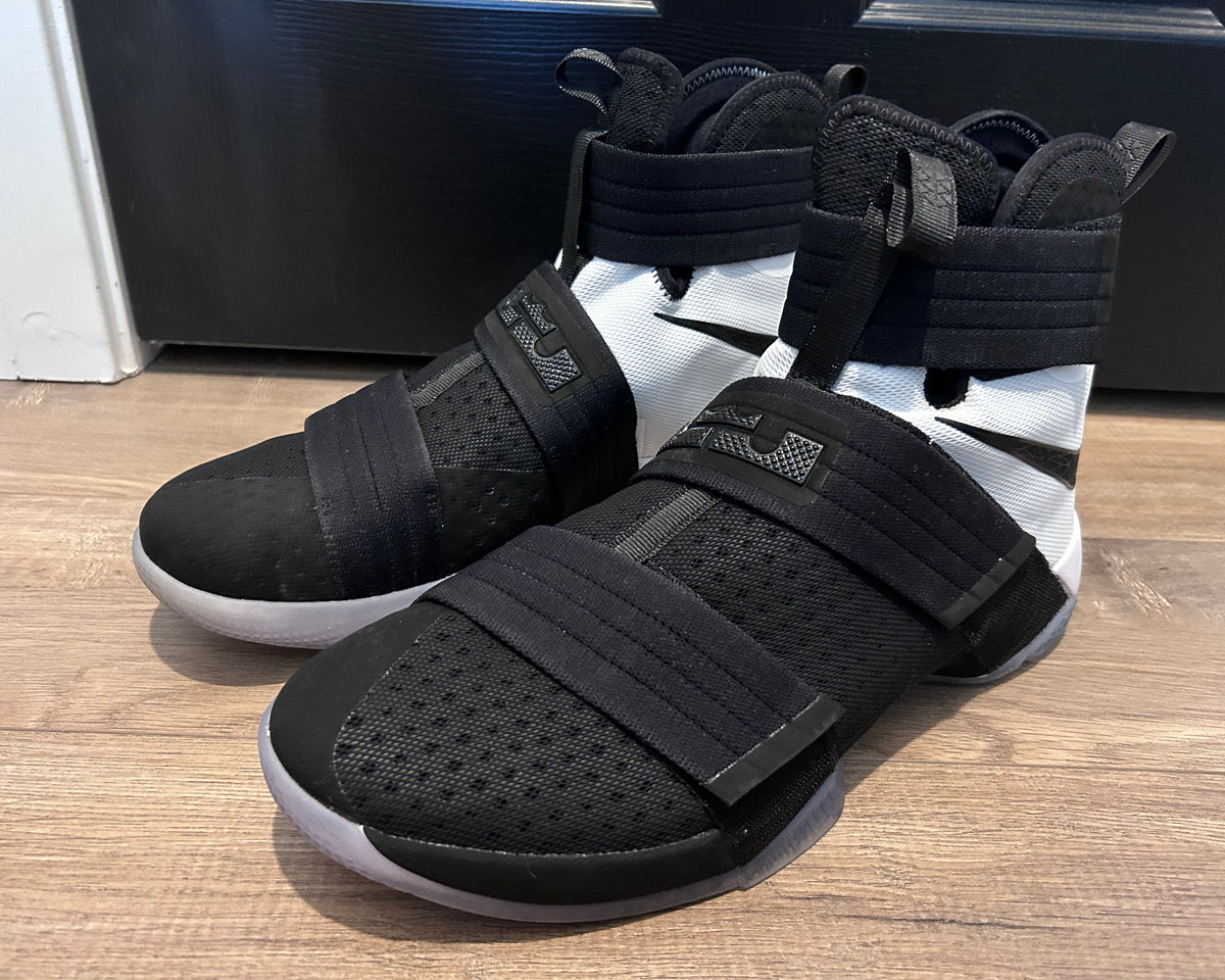 Nike Solider 10