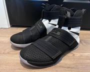 Nike Solider 10