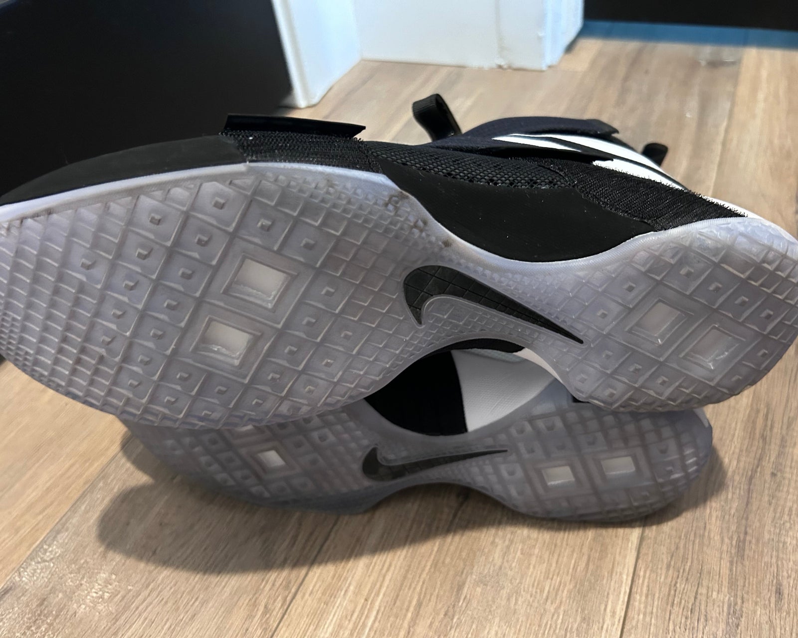 Nike Solider 10